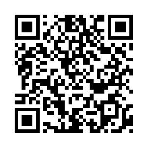 然后将新的丝袜往脚上一点一点的套进去……二维码生成