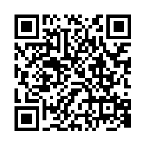 然后就肃着脸上前恭敬的给穆石行礼二维码生成