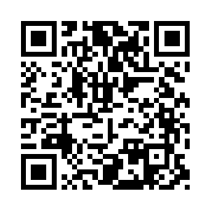 然后很是熟练地在身上耍来耍去地玩着儿二维码生成