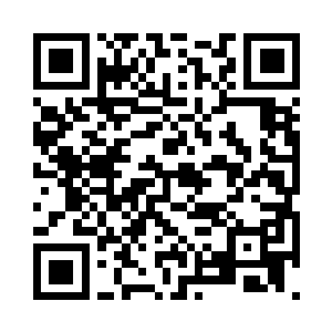 然后御风飞行在上空中监视着黑色奔驰车二维码生成