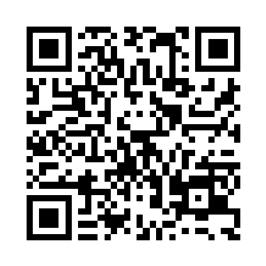 然后把自己的女儿给拽到了身边的位置二维码生成