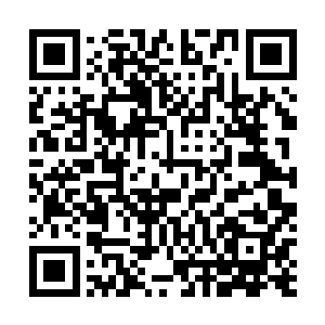 然后拿到了朋友代自己买到的一张电影票他顿时松了口气二维码生成
