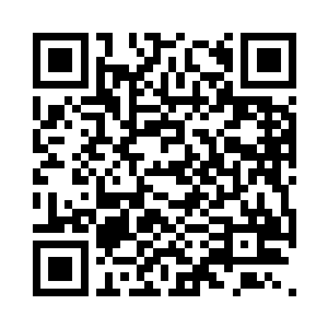 然后推举出一个身穿赤色战袍的青年将军二维码生成