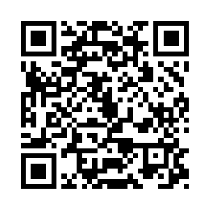 然后眼神慢慢的朝着旁边的墙壁上挪移了过去二维码生成