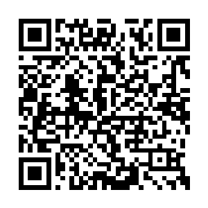 然后立刻就笑容满面的将一个乾坤袋递给了李锐二维码生成