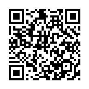 然后端着另一杯茶和一些点心出去给顾平二维码生成