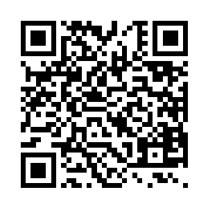 然后茶水就飞溅到贝贝的脸上和衣服上二维码生成