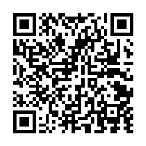 然后高扬就看到托姆勒从他硕大的办公桌后面站了起来二维码生成