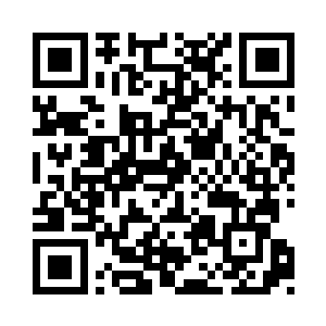 然后龙傲天的身影便出现在了三个人的不远处二维码生成