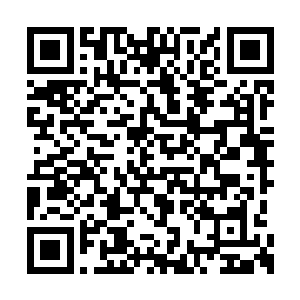 爆裂的威力直接将一座荒芜山峰轰击的破碎开来二维码生成