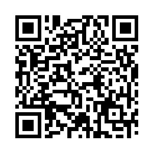 玄天华觉得自己在这饭厅里都是多余的二维码生成