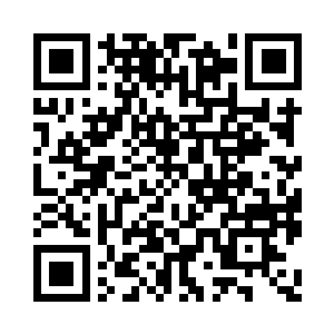 玄空大师在一个冷藏柜里拿出一记注射器二维码生成