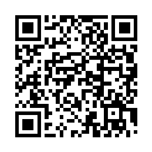 玉莹也是一副及其忐忑的样子望着他二维码生成