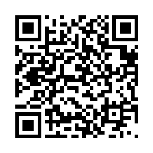 王婷已经看到了卢向东手中的小青蛙二维码生成