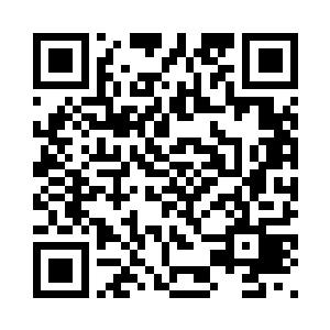 王杰八人走在中央被让出来的道路二维码生成