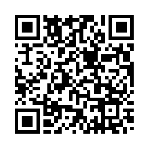 王浩文此刻还在和那秃头男人饮酒二维码生成