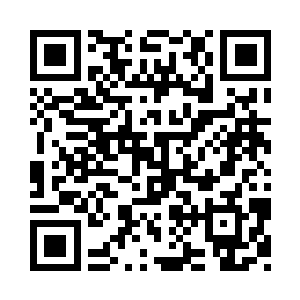 王瑶抄起一个烟灰缸就往苗伟才头上砸二维码生成