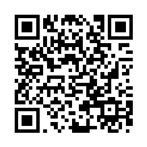 王阳冲着自己的母亲摊开自己的双手二维码生成