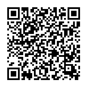 现在的杰德可是一边冷着脸说话一边时不时的抬头望向波纹号的方向二维码生成