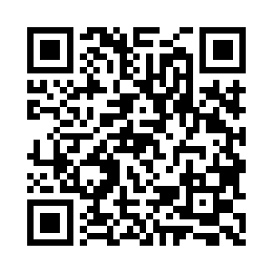 珍妮弗和乔什在纽约街头牵手的照片更加清晰二维码生成