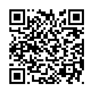 甚至伸出舌头去舔了舔里面残余的酒滴二维码生成