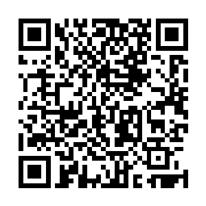 甚至在外面他熟悉的一间专门做华人餐饮的饭店买粥的时候二维码生成