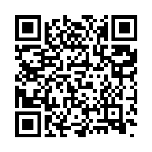 甚至把手里面的笔记本也是给合在了一起二维码生成