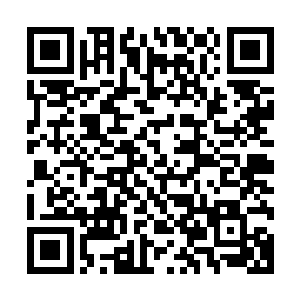 甚至李锐还看到放置极品灵石的盒子外面居然还贴着一张封印二维码生成