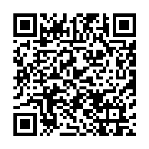 甚至还会随手捡起放在chuang头上的拐杖往自己老娘身上招呼二维码生成