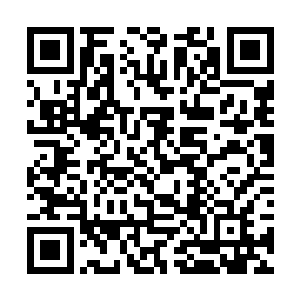 甚至连苏凡的手指快要触碰到了她的胸部也没有在意二维码生成