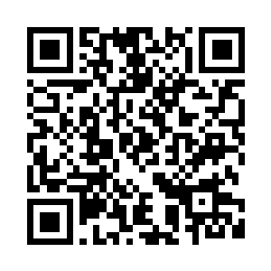 用双脚紧紧的夹住普桑车顶的两侧二维码生成