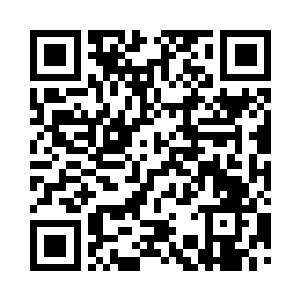 用已经有些红透了的眼睛望着巨大的门二维码生成