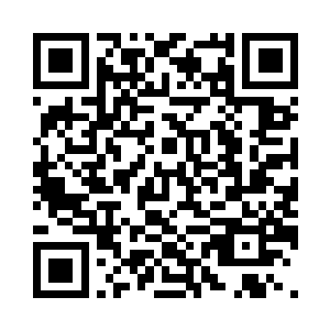 用开天斩断一株一人才能合抱的大树二维码生成