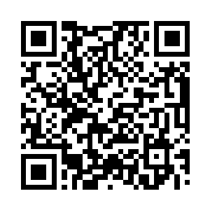 用手扯了一下刘孟还略显婴儿肥的小脸二维码生成