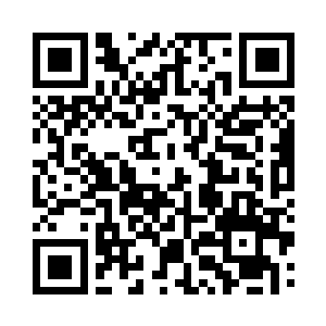 用脚从座位底下勾出一长溜小板凳出来二维码生成
