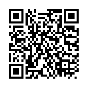 甲板的当中摆放着几张铺有白布的长条餐桌二维码生成