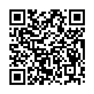 男人淡蓝色的双眸紧紧地锁着她的小脸二维码生成