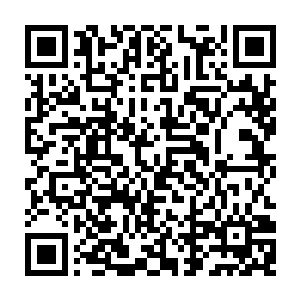 男子只感觉自己的肩膀之上有着一股庞大的力道不断的压制着自己的我身子二维码生成