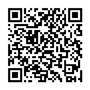 画画中的两人忽然之间说出了一些很露骨耐人导味的话来二维码生成