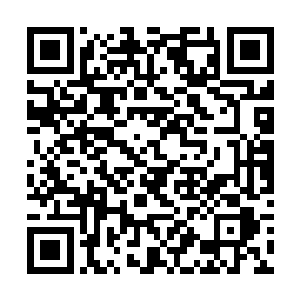 留有八字胡的中年男人看到自己的保镖成了这个样子二维码生成