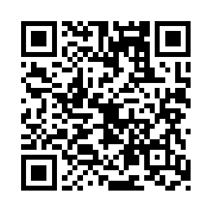 白先生修长而白皙的手指轻轻拂过孩童面颊二维码生成