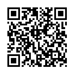 白振东刚好一脚踹在一名西服男的腹部上二维码生成