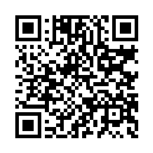 白老大的巨神兵就像是一柄半透明的弯刀二维码生成