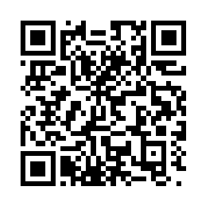 白色的苹果手机掉落在地上摔成了花屏二维码生成