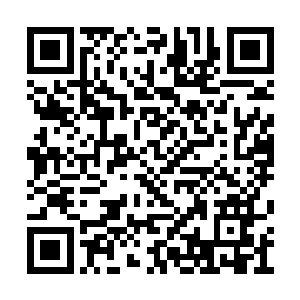 百姓们三五一群三两一伙地悄悄谈论着今日之事二维码生成