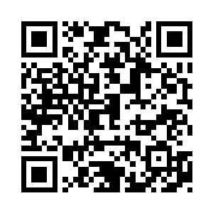 皮肤上变幻着道道金色流纹和点点银辉光芒的二维码生成