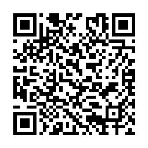 目光不由自主落在了吴岩腰间的两个葫芦法宝之上二维码生成