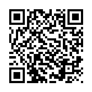 目光中透着一丝绝望和强烈的不甘二维码生成