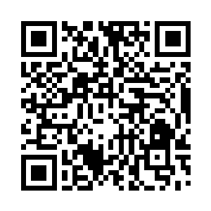 直接举起月环对准面前大圆盘上的三个晶石人二维码生成