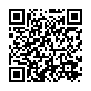眉眼带笑地跟她盘关系――都是本地人二维码生成
